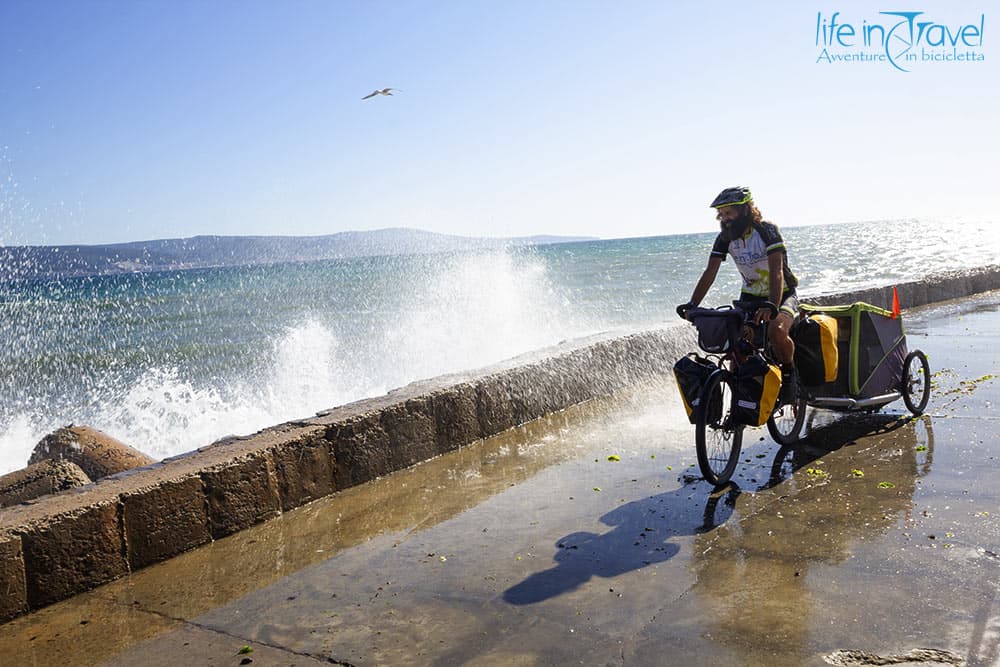 onde lungomare di nessebar