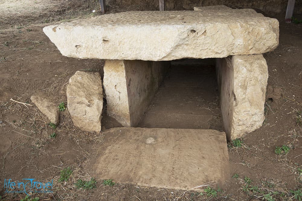 tomba tracia di svetari bulgaria