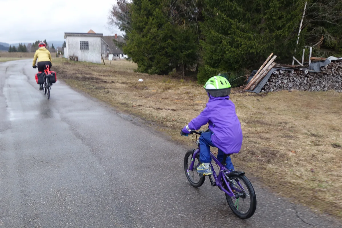 09 viaggio in bici con i bimbi pioggia