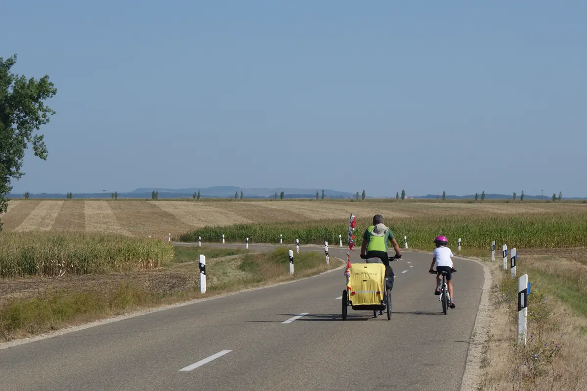 09 pedalare con genitori