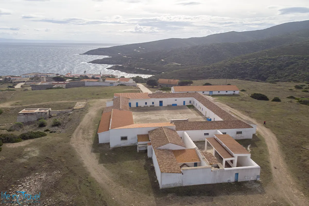 Asinara in bici carcere drone