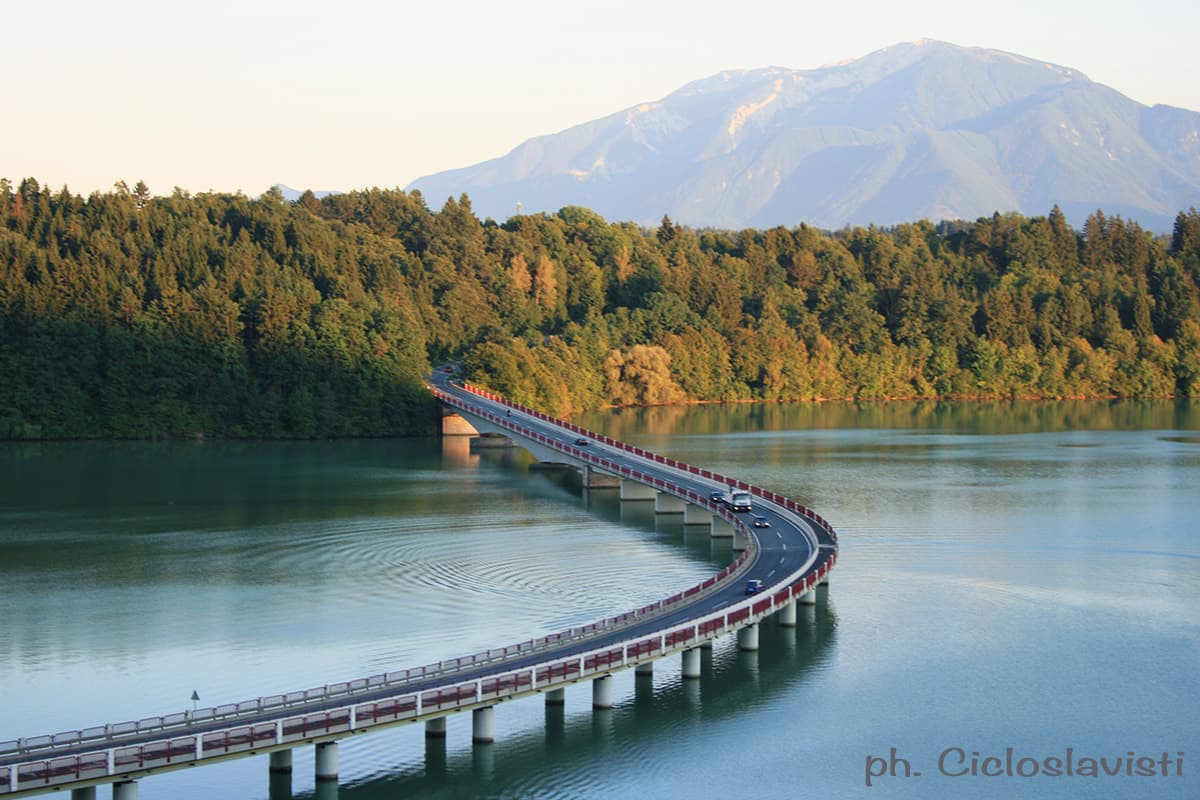 Ciclabile della Drava ponte autostrada