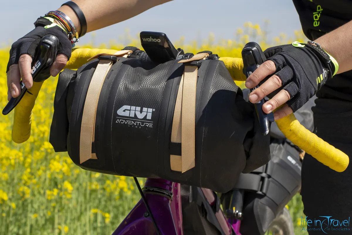 dettaglio handlebar 4 Borse Bikepacking Givi Bike