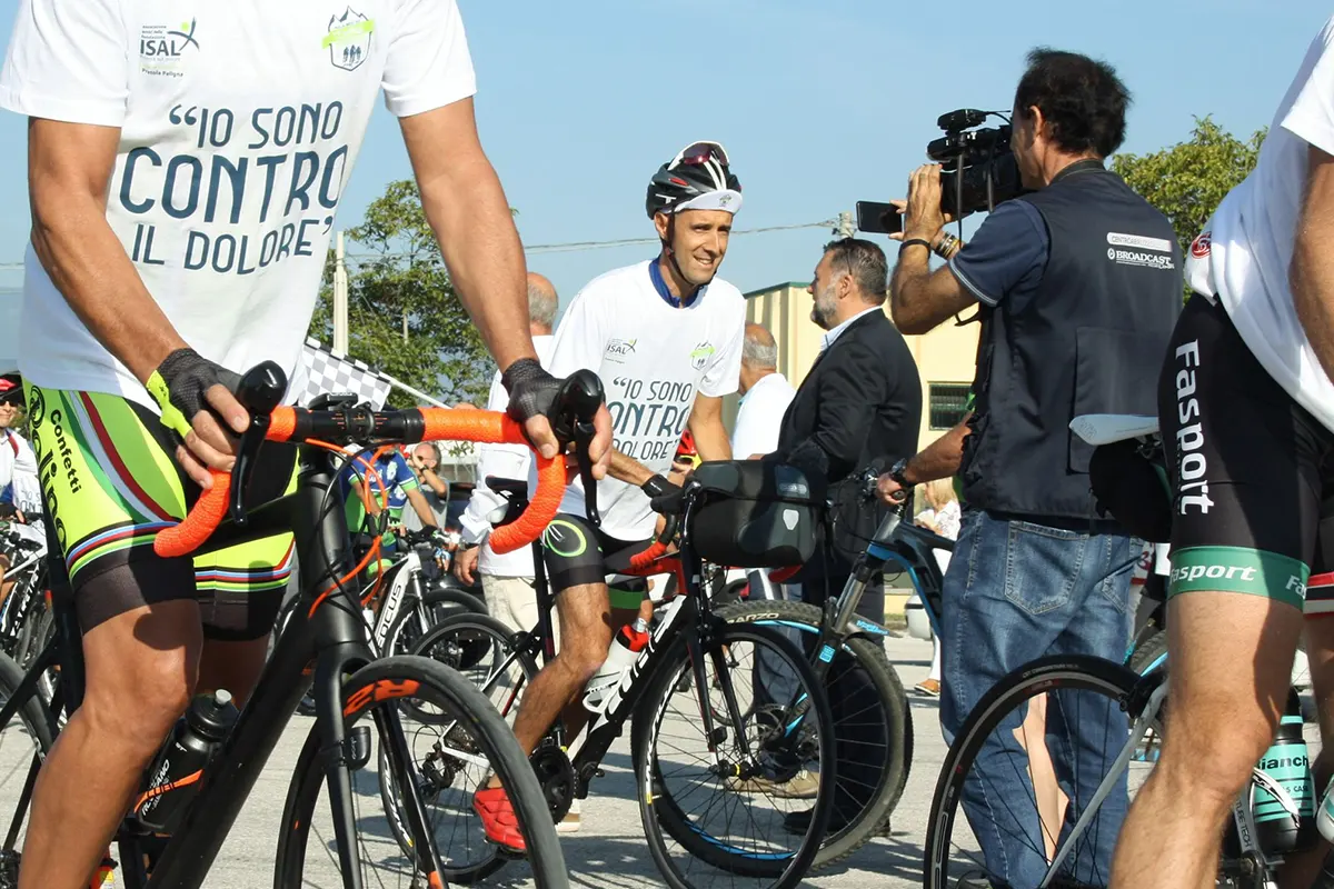 in bici contro il dolore Loreto