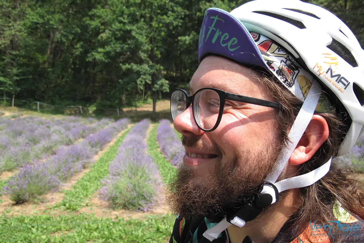 casco bici MFI primo piano
