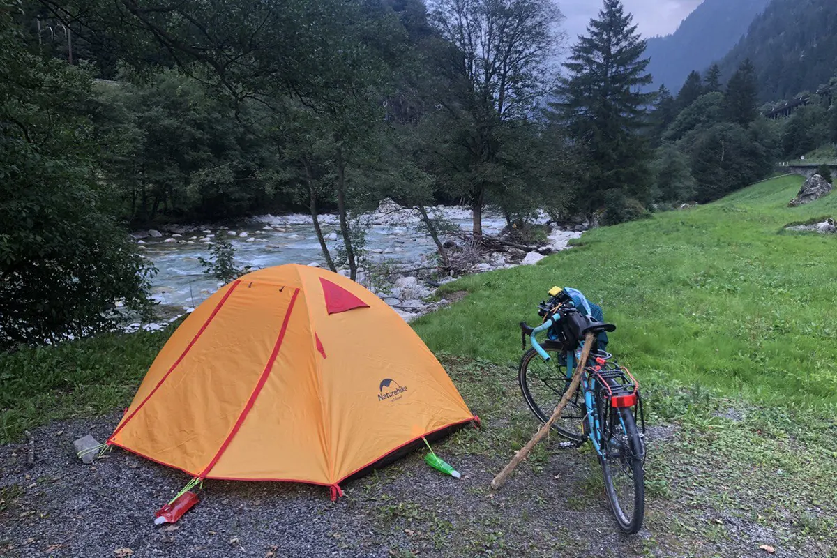 Svizzera in bici tenda e bici