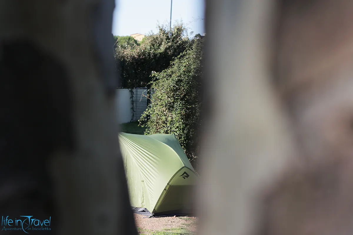 tende bikepacking tra gli alberi