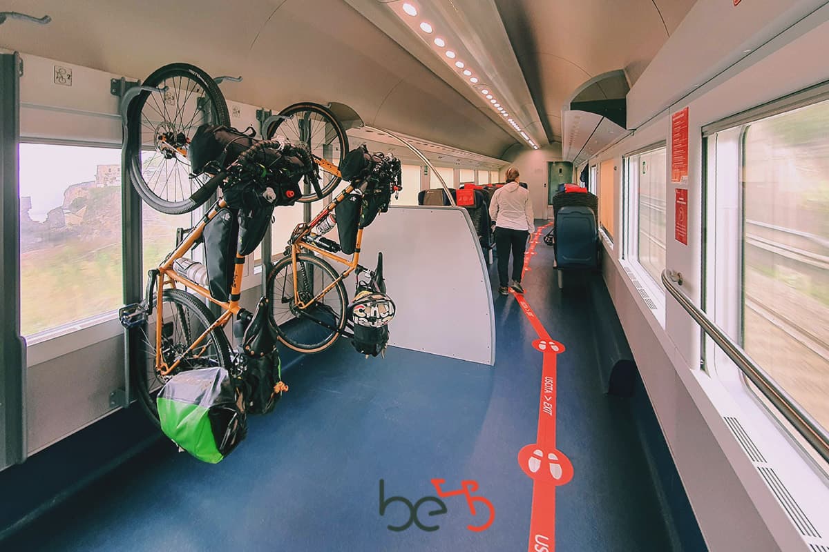 Biciclette sugli Intercity - interno