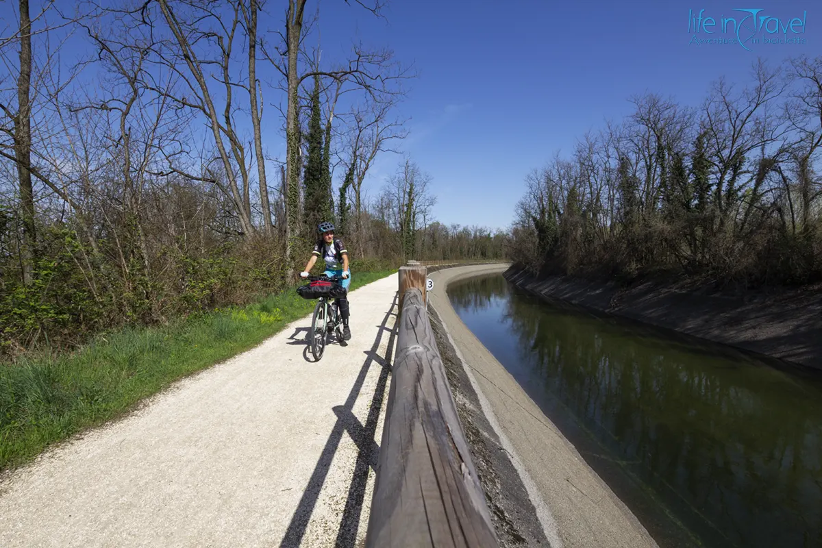 canale villoresi in bici