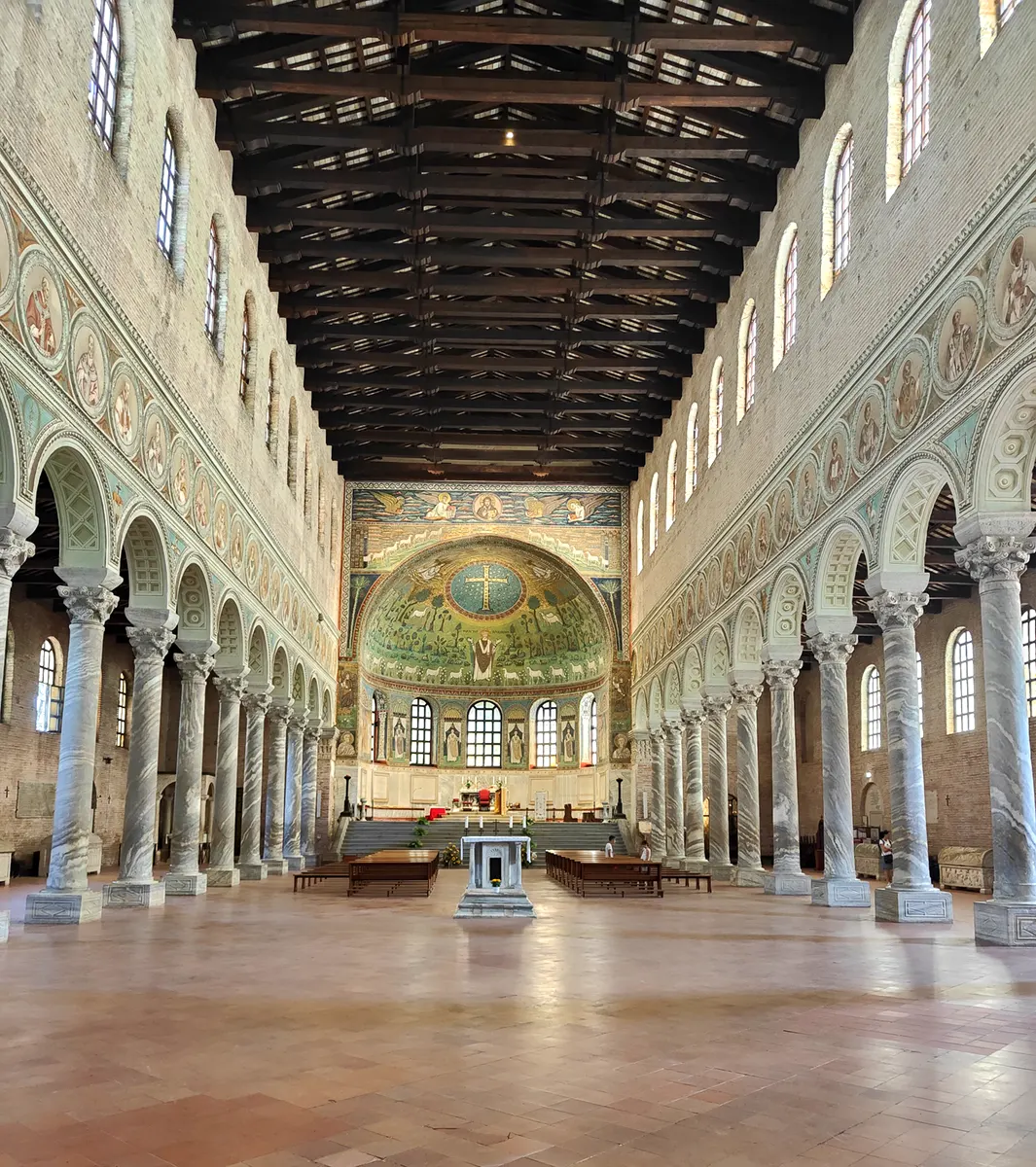 basilica s apollinare in classe interno