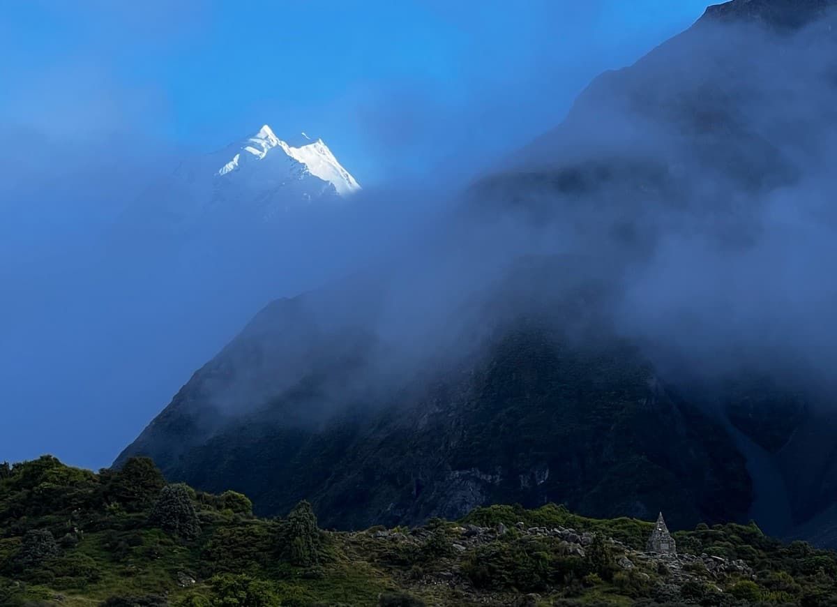 LAoraki spunta tra le nebbie Aoraki National Park