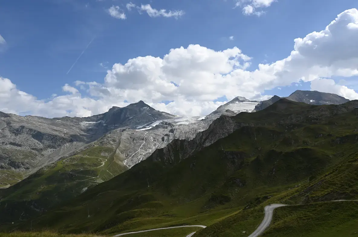 panorama sul ghiacchiaio e le alpi breonie
