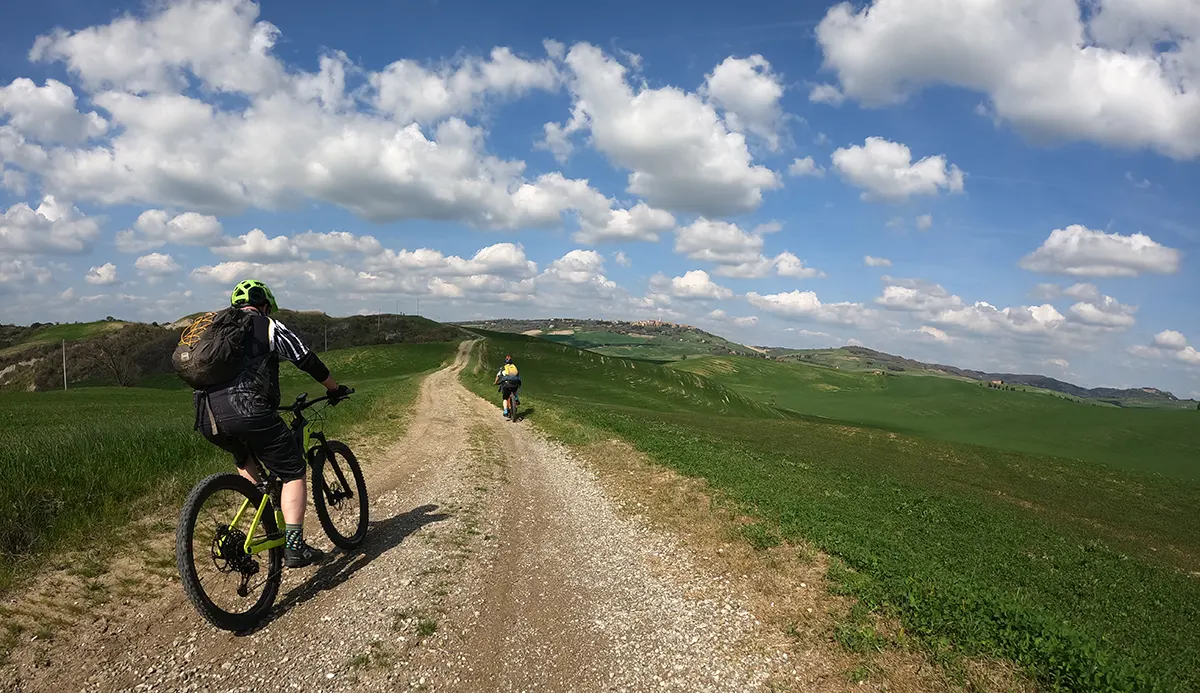 weekend gravel in val d orcia