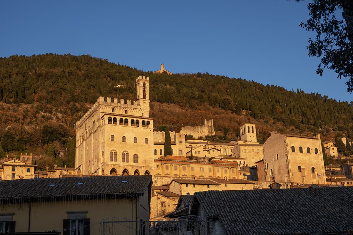 10 cosa vedere a gubbio al tramonto