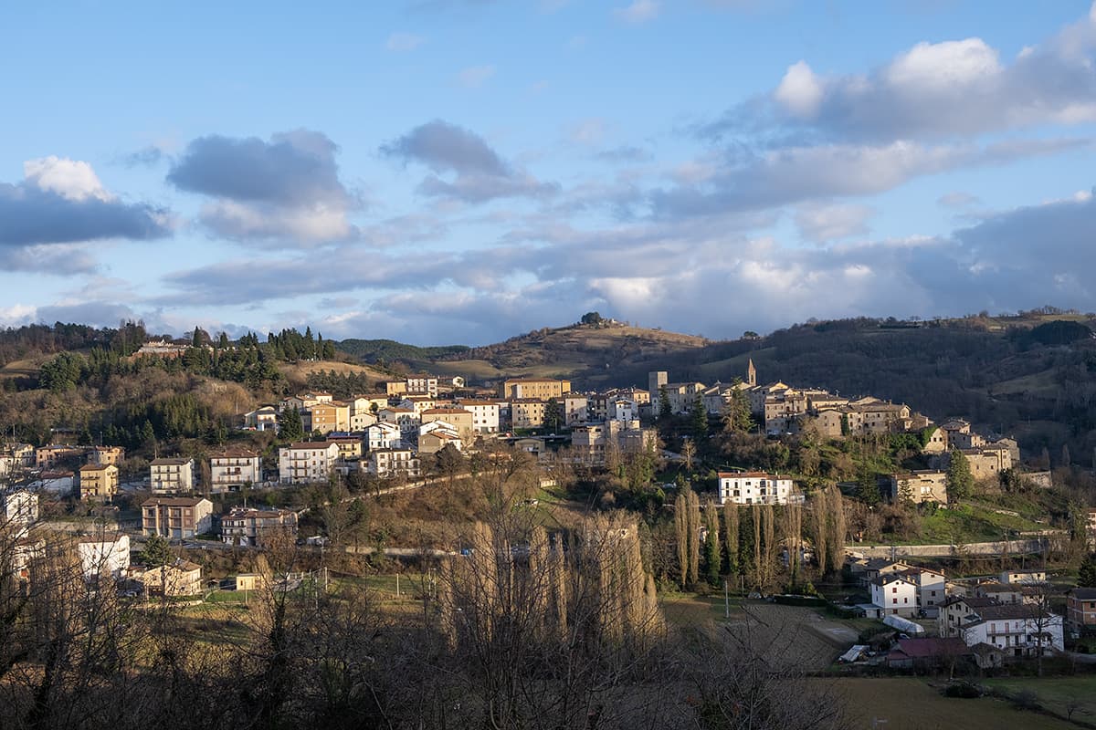 9 pietralunga scorcio