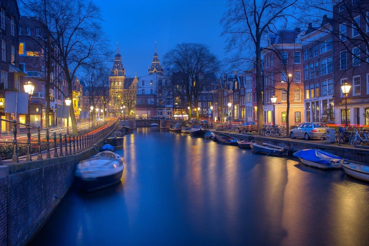 scoprire amsterdam in bicicletta