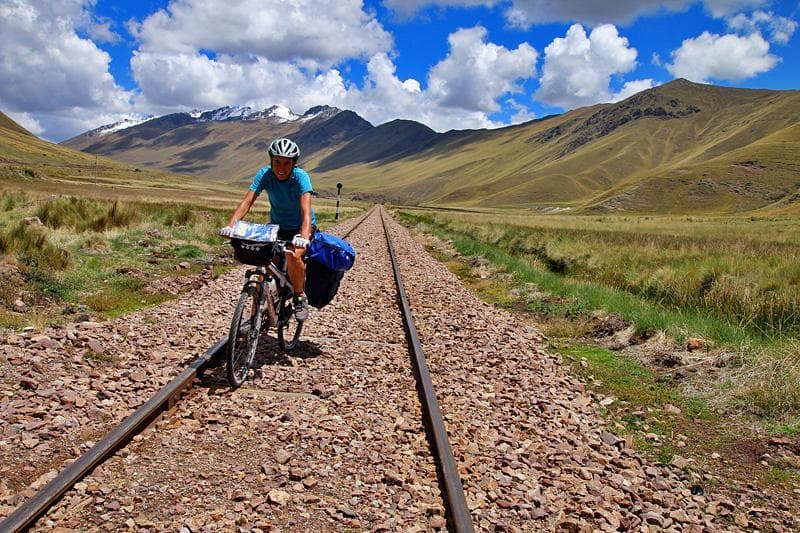 in bici sulla ferrovia