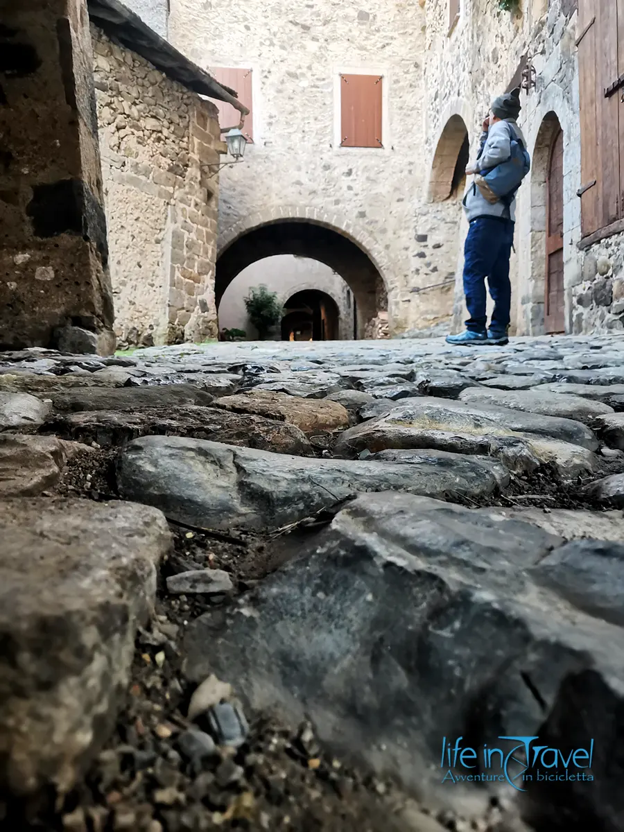 17 cornello dei tasso via mercatorum