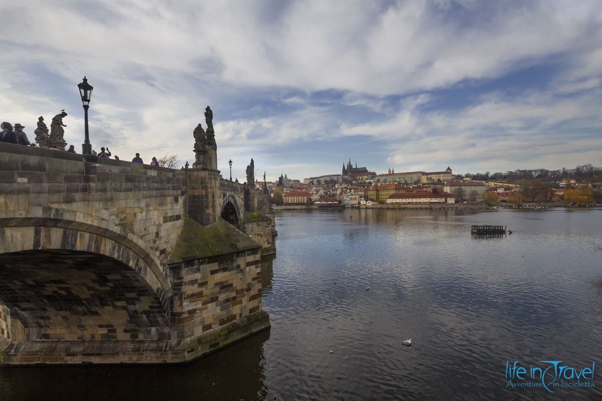41 skyline praga in bici