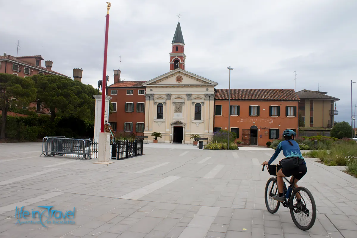 piazza cavallino bicicletta