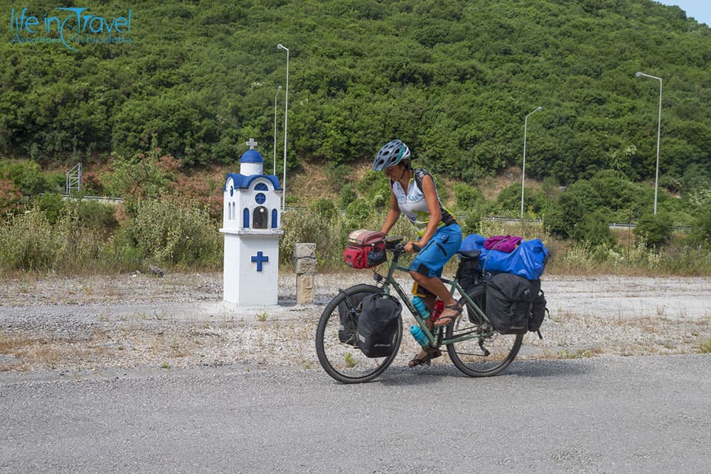 pedalando in grecia