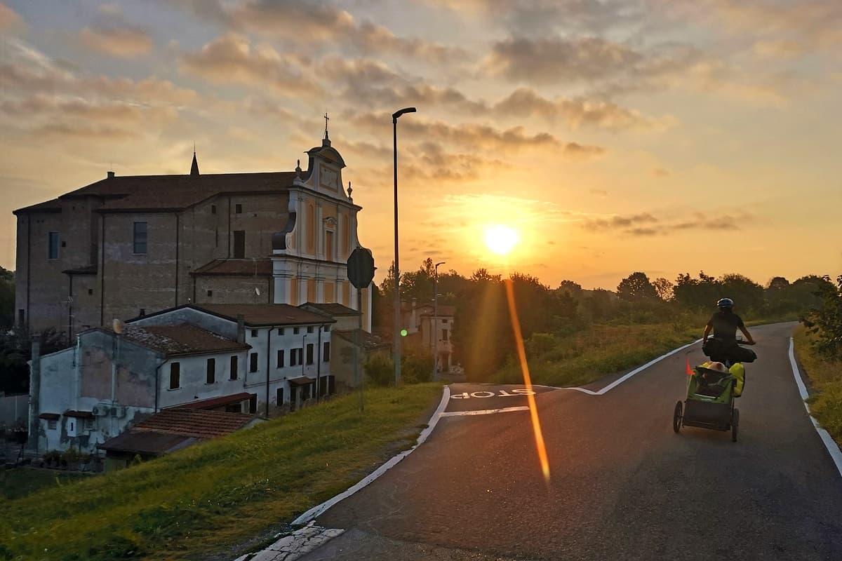 ciclovia del sole mincio tramonto