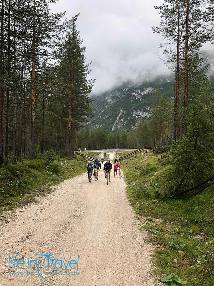 sulla vecchia ferrovia in bici