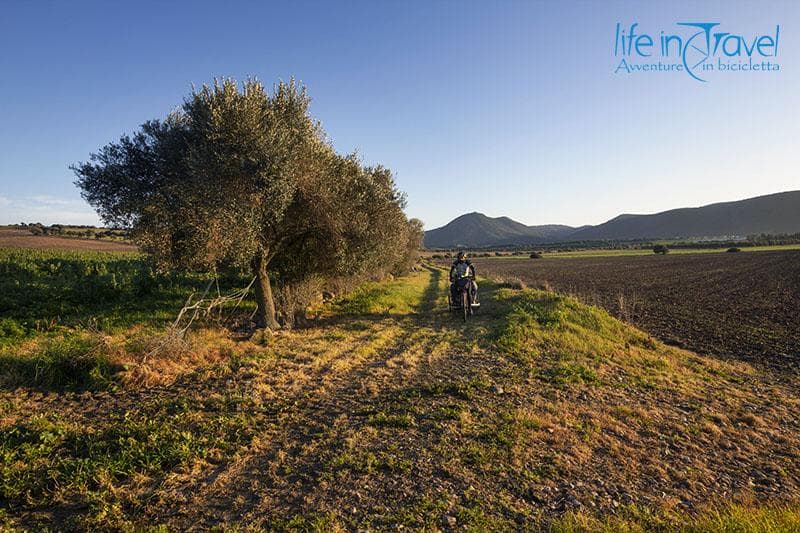 inseguendo la vecchia ferrovia in bici