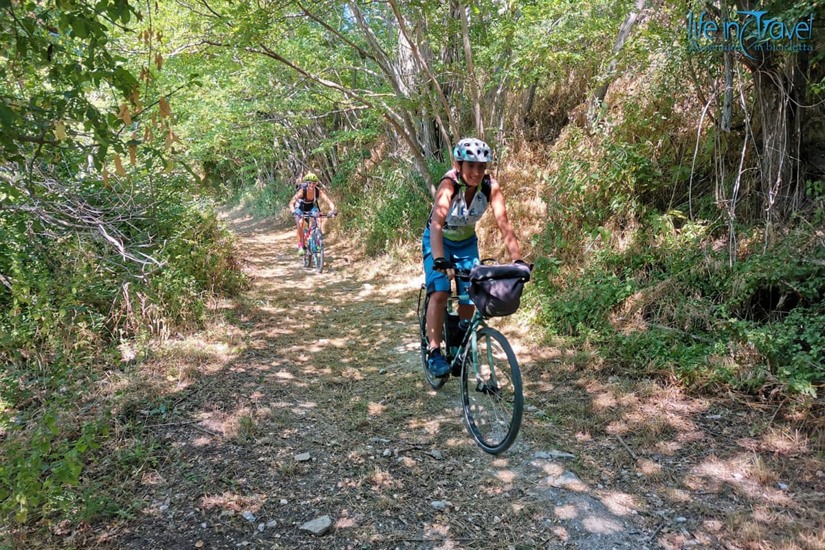 11 lago di fiastra in bici