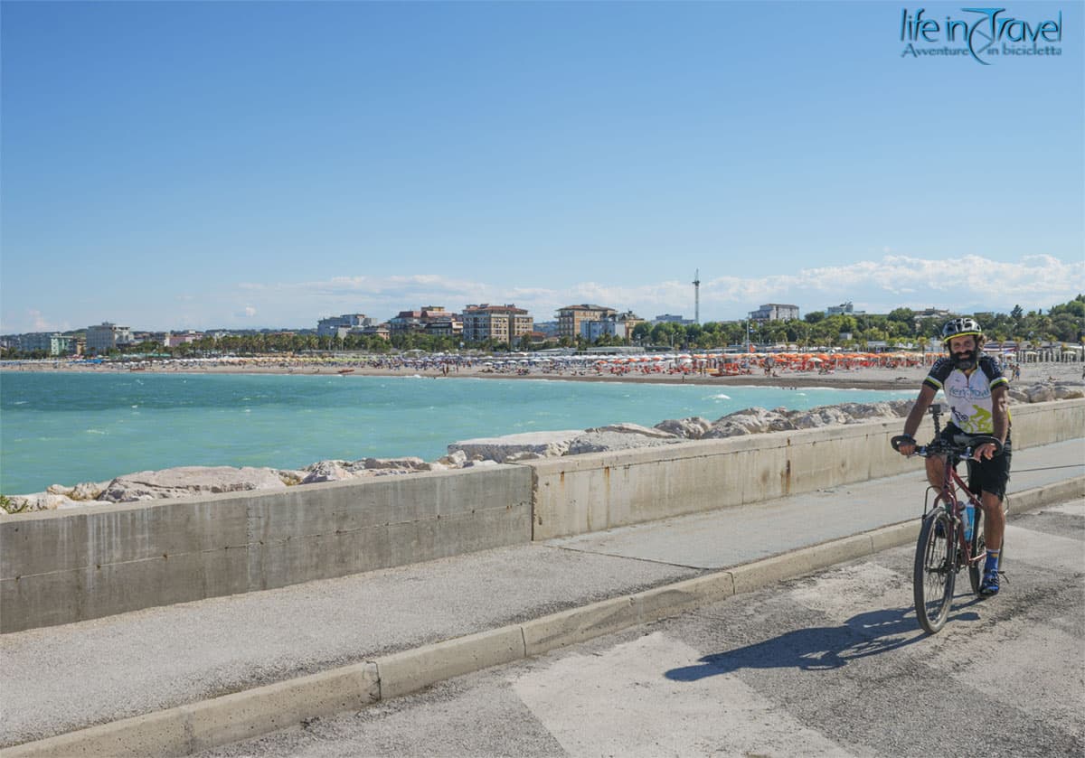 Marche in bicicletta 03 civitanova lungomare