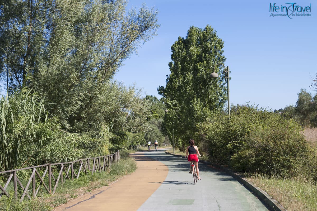 Marche in bicicletta 07 ciclabile verso il mare civitanova