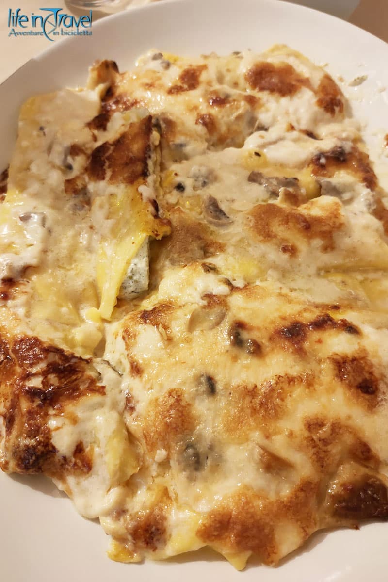 Marche in bicicletta 21 crespelle funghi e ricotta