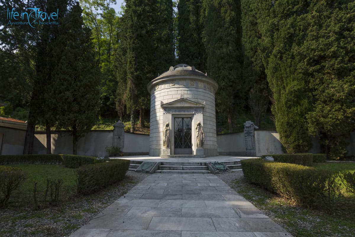 23 tomba di alessandro volta