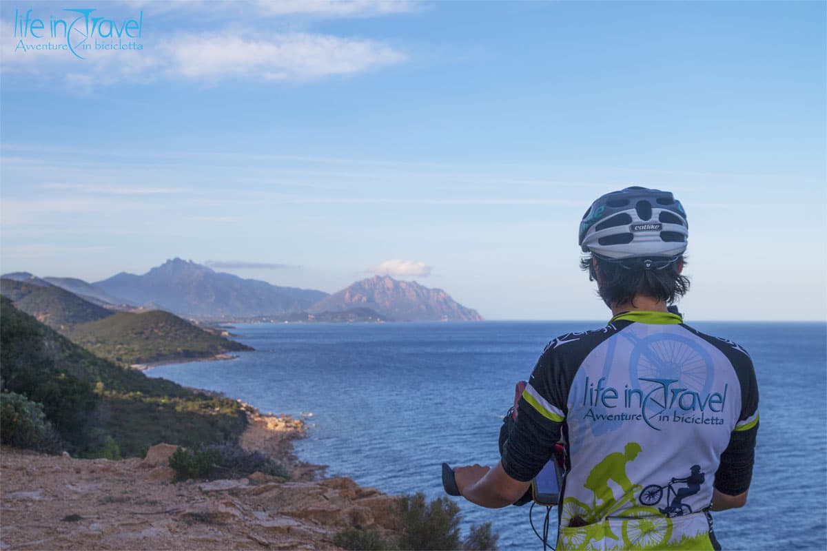 18 orientale sarda in bici sguardo arbatax