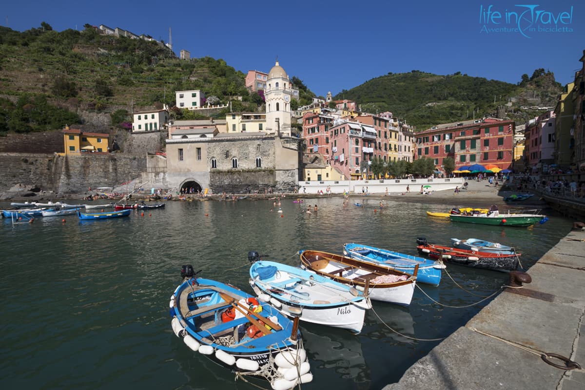 vernazza panoramica delle 5 terre in bici