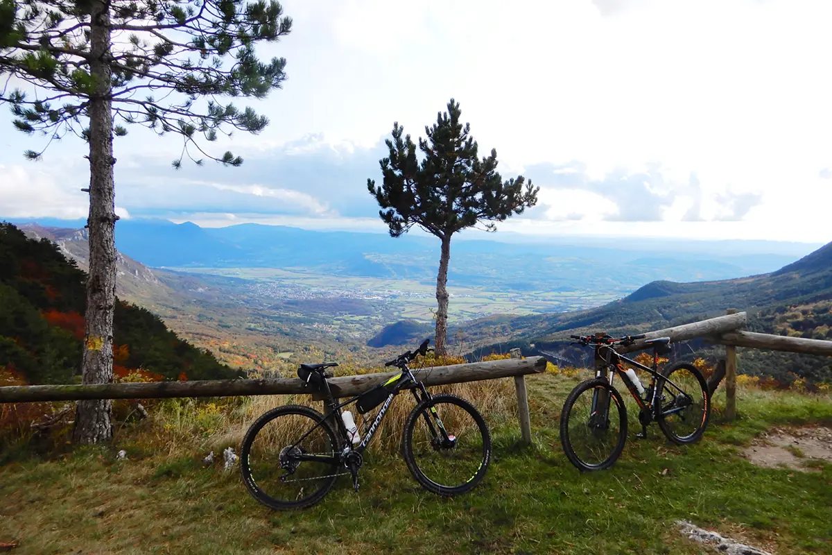 Trnovski Gozd in bicicletta paesaggio