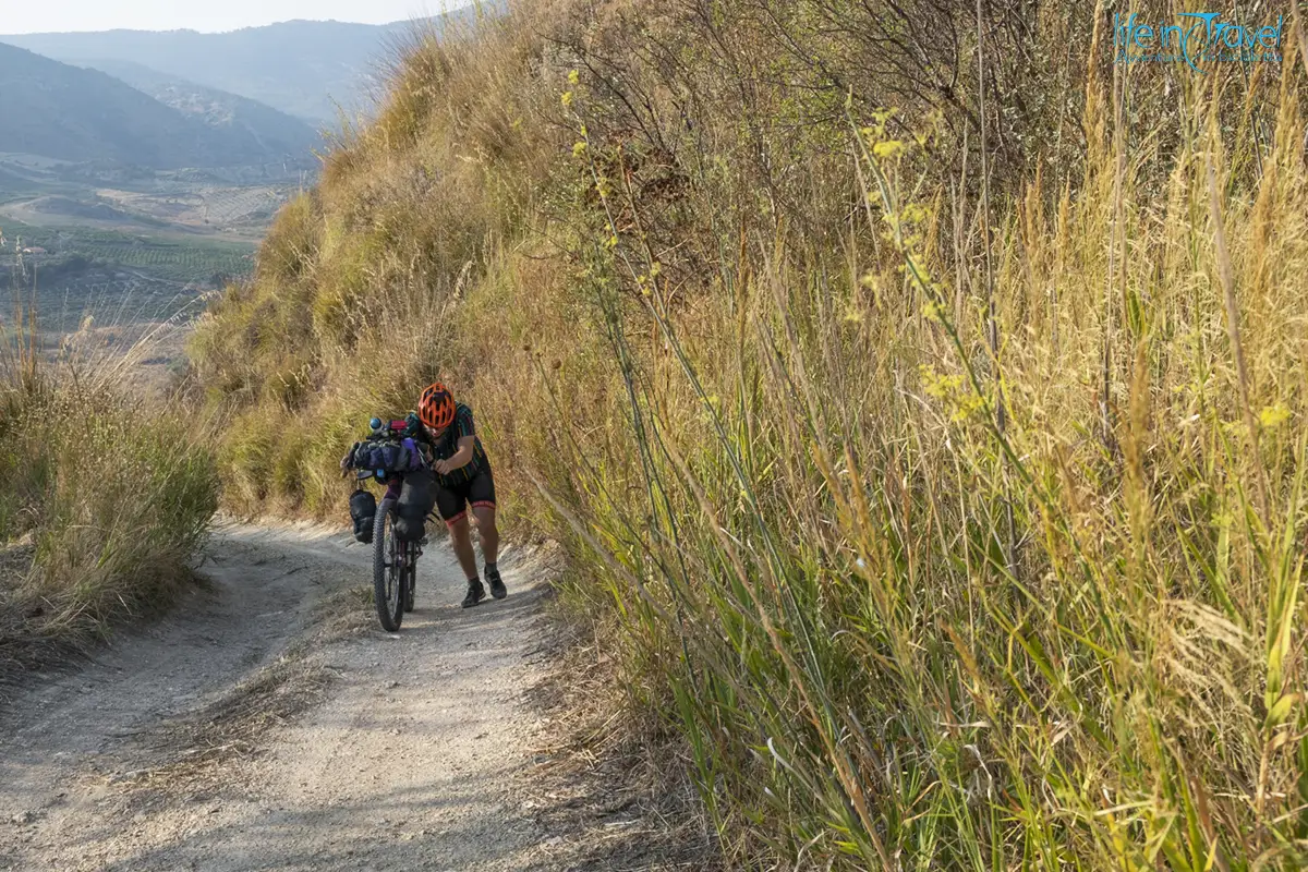 20 sicilia in bicicletta a piedi