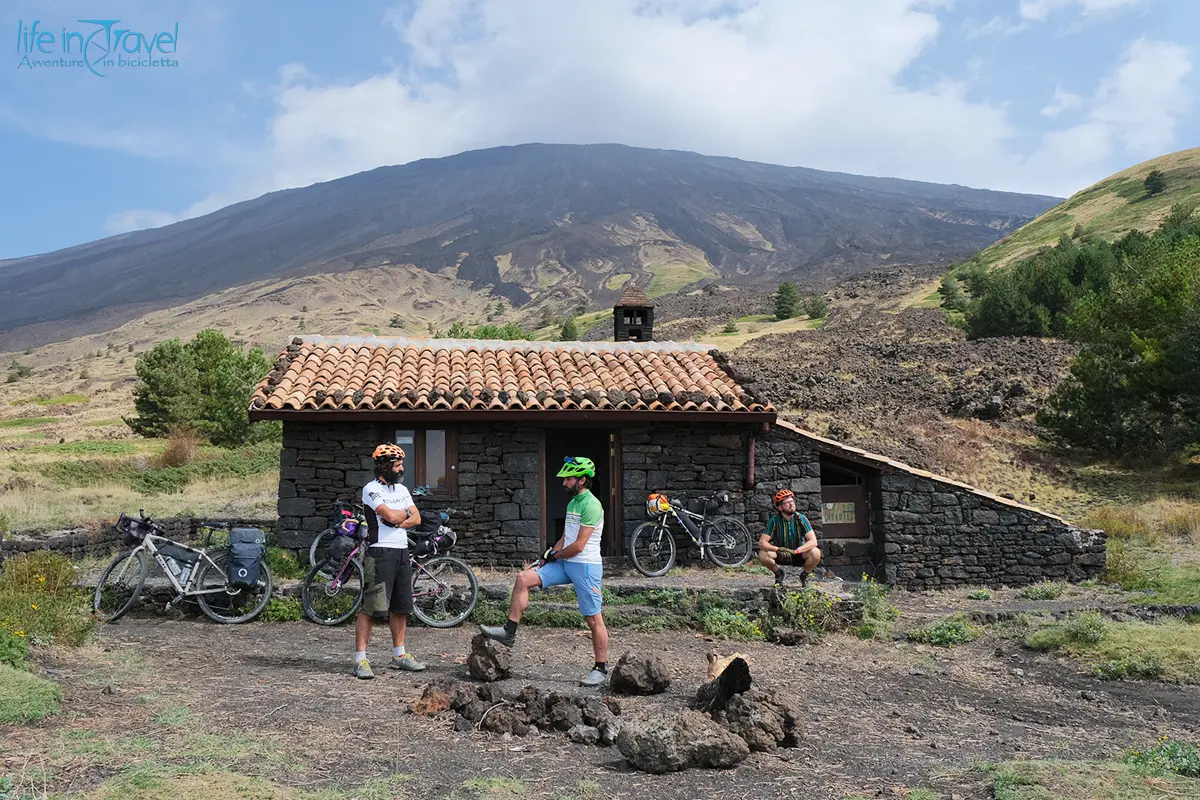 34 etna in bici rifugio
