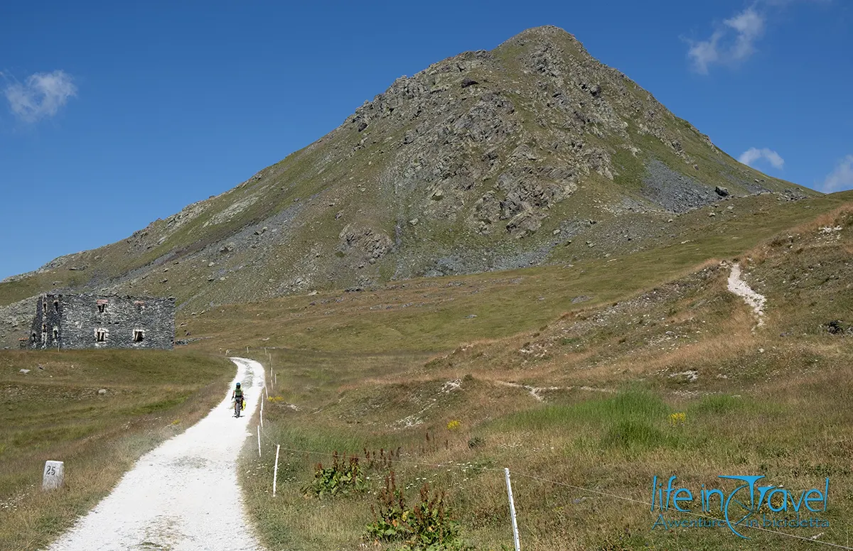 altopiano della gardetta in bici caserme