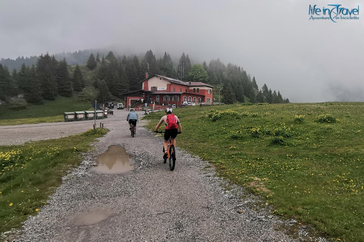 11 tremalzo in mtb rifugio garda