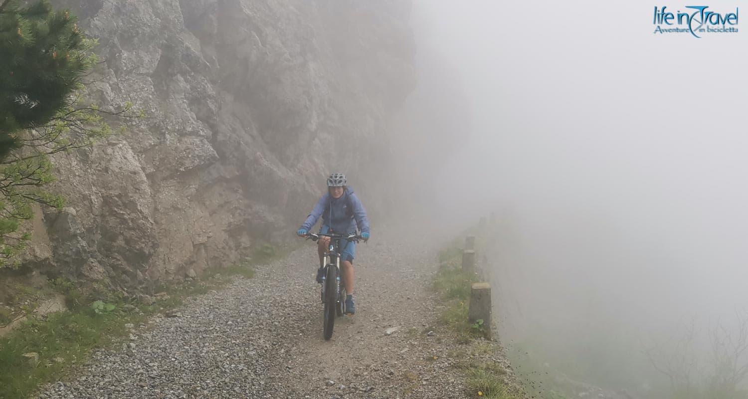 13 tremalzo in mtb nella nebbia