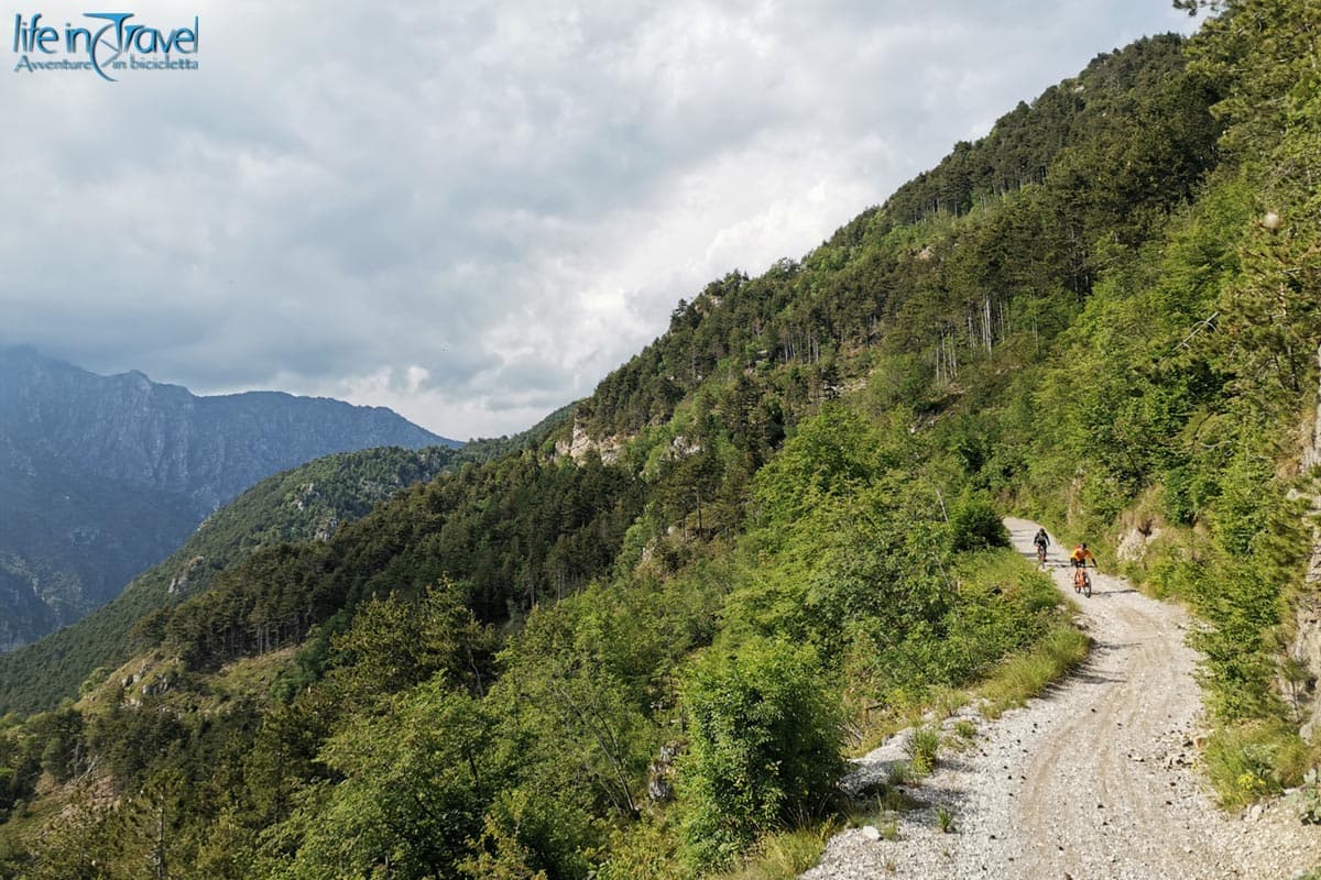 21 tremalzo in mtb strada militare discesa
