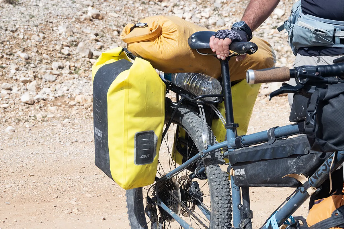 setup viaggio in bici turchia borse laterali