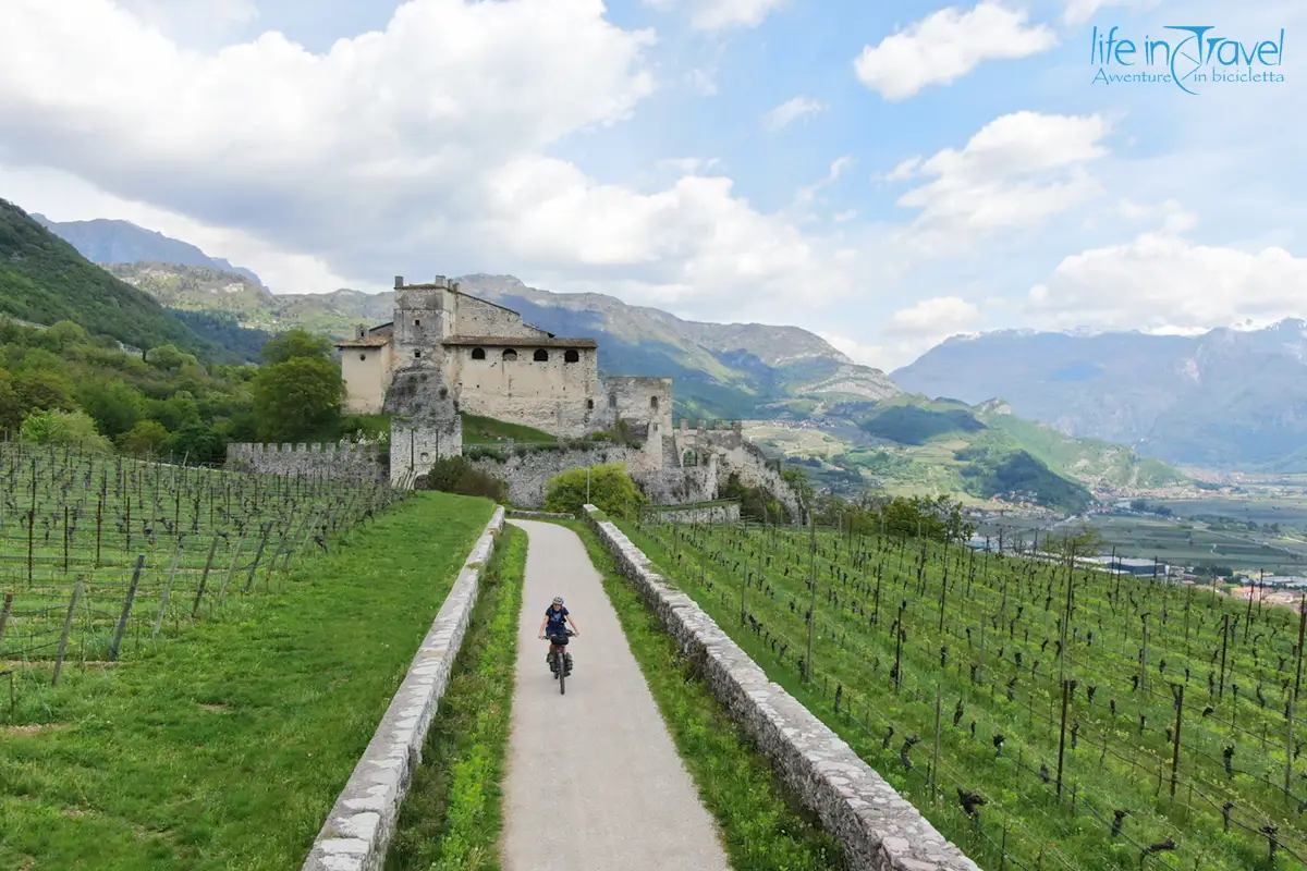 pedalando valle adige aeroe