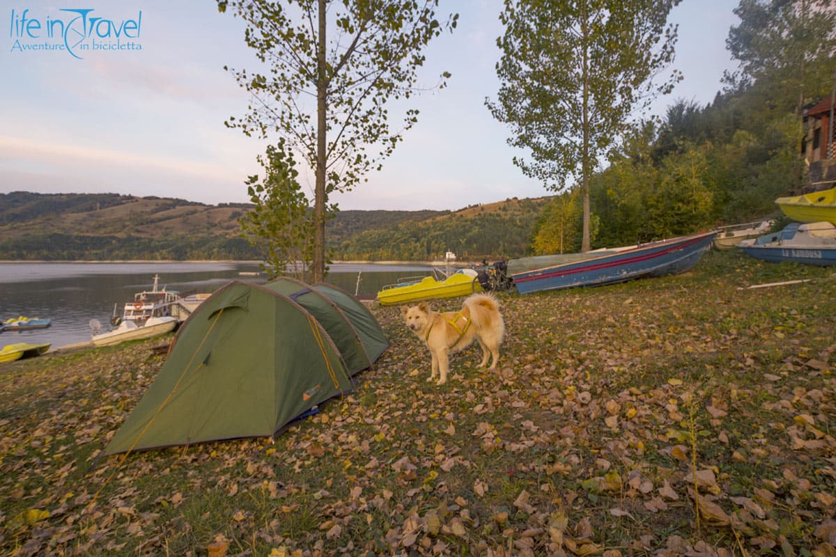 tenda al lago