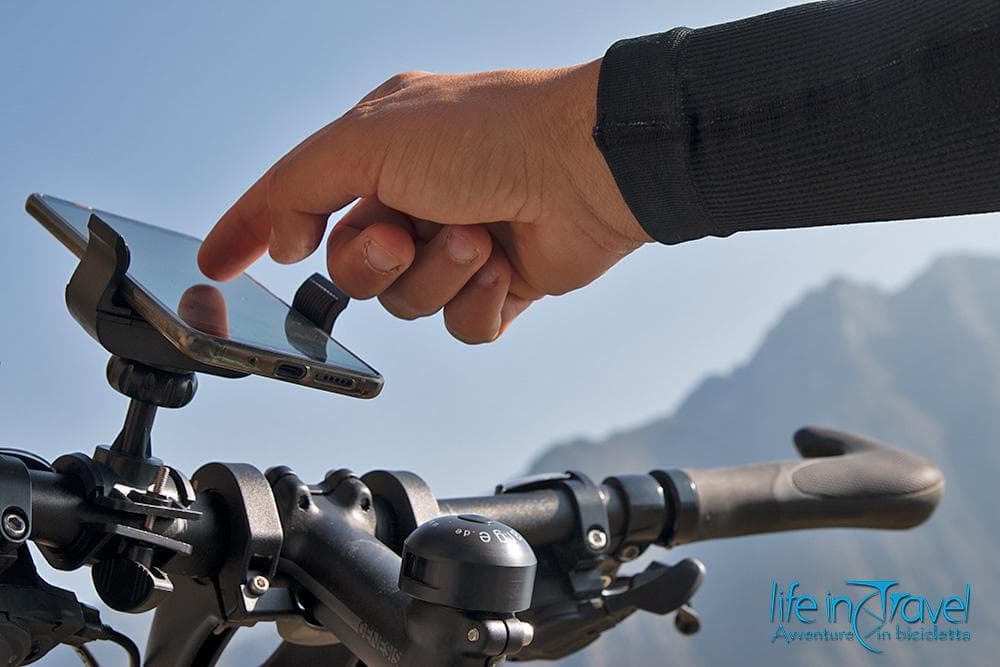 00 supporto smartphone x bici