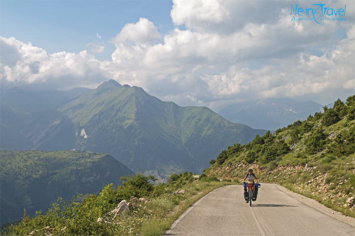 World's 10 best cycling roads grecia 4