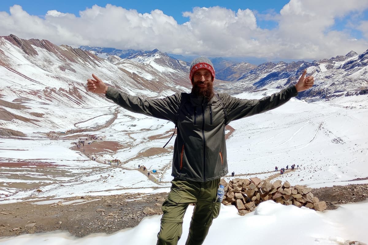 tra le montagne innevate