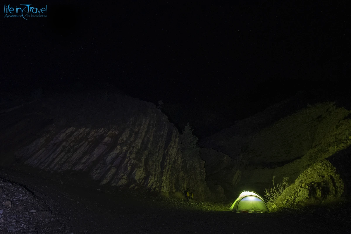 notte tra le rocce