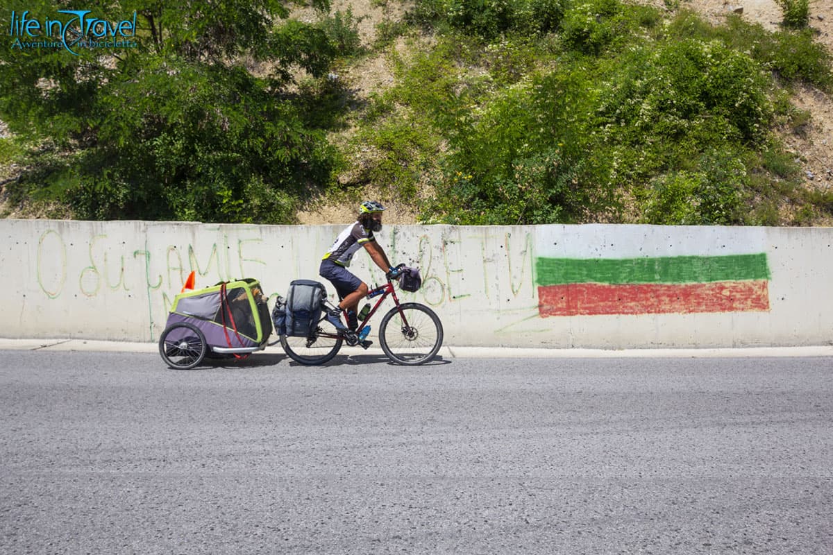 09 bulgaria bandiera